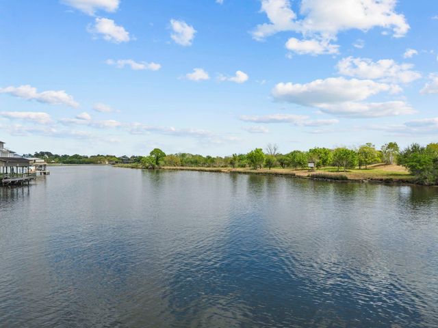 4700 Starboard Lane, Dickinson, TX 77539