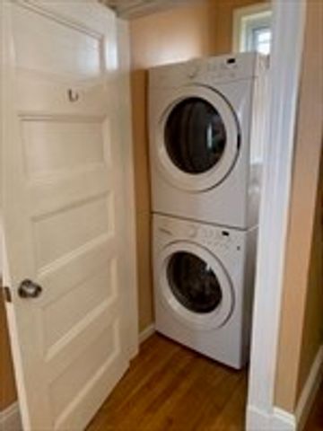 37 Mt Vernon 1R, Boston, MA 02125