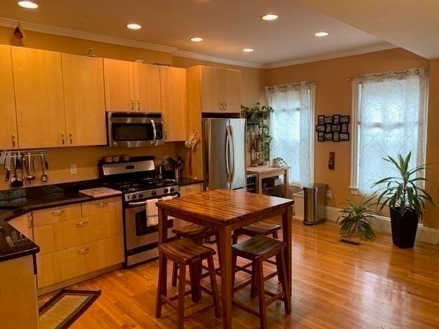 37 Mt Vernon 1R, Boston, MA 02125