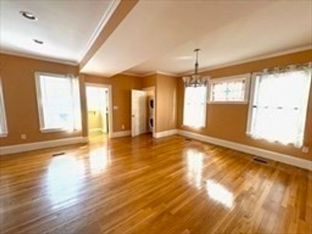 37 Mt Vernon 1R, Boston, MA 02125