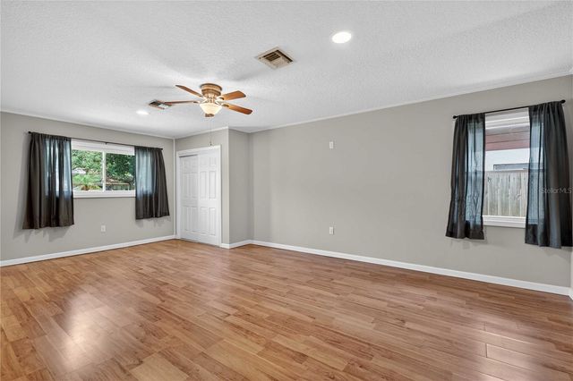 27638 LISA DRIVE, Tavares, FL 32778