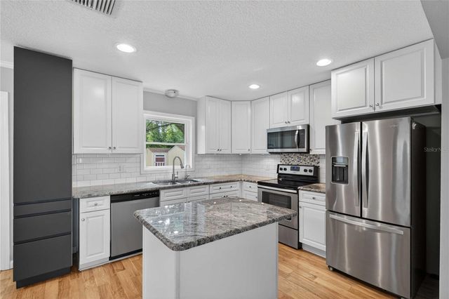 27638 LISA DRIVE, Tavares, FL 32778