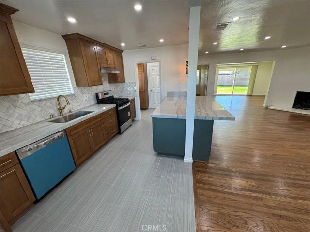 1300 W Ricky Lane, Anaheim, CA 92802