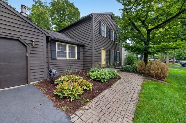 8786 Radburn Dr, Lysander, NY 13027