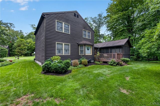 8786 Radburn Dr, Lysander, NY 13027