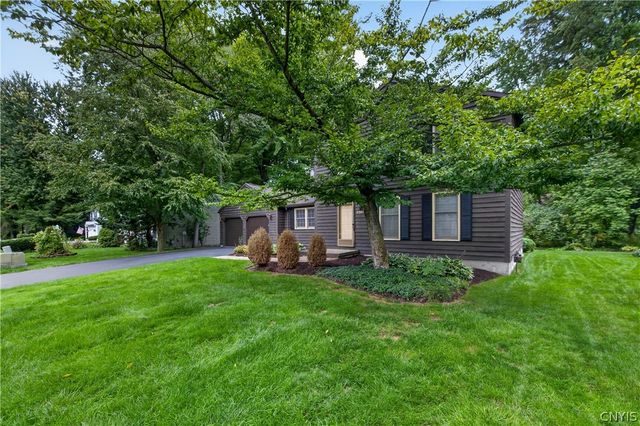 8786 Radburn Dr, Lysander, NY 13027