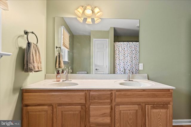 724 FIELDSTONE LN, Elizabethtown, PA 17022
