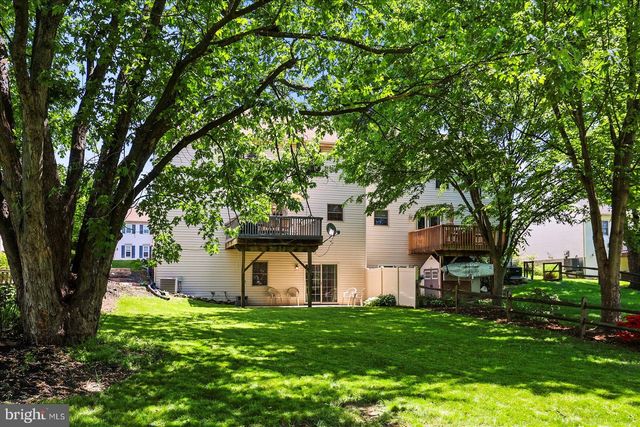 724 FIELDSTONE LN, Elizabethtown, PA 17022
