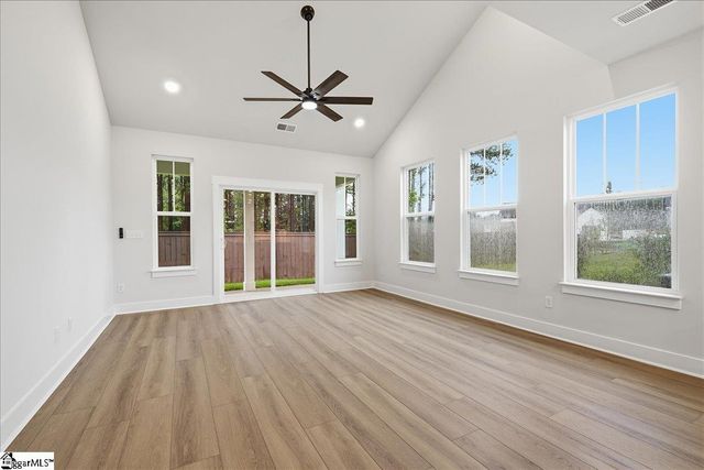 110 Canyon Creek Way, Fountain Inn, SC 29644