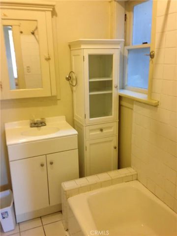 301 W 4th, Long Beach, CA 90802