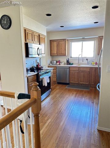 198 Luxury Lane, Colorado Springs, CO 80921