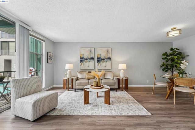 811 York St 136, Oakland, CA 94610