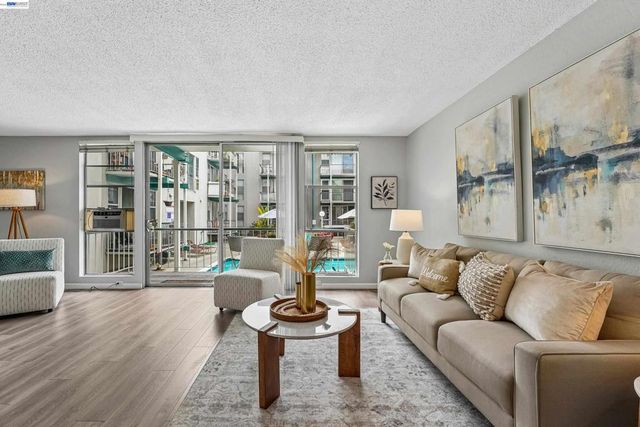 811 York St 136, Oakland, CA 94610