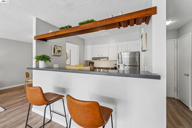 811 York St 136, Oakland, CA 94610