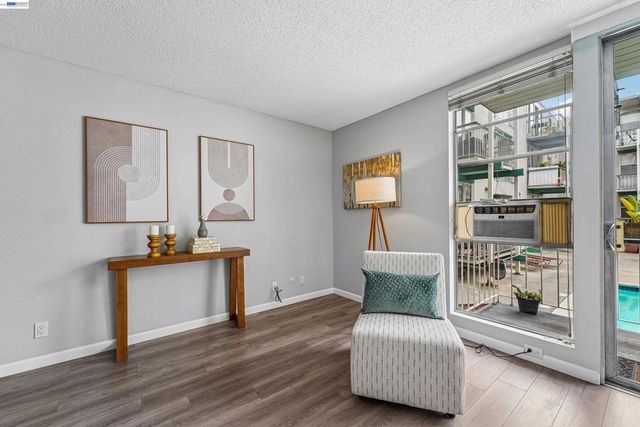 811 York St 136, Oakland, CA 94610