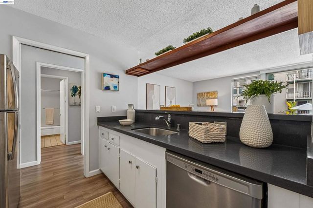 811 York St 136, Oakland, CA 94610