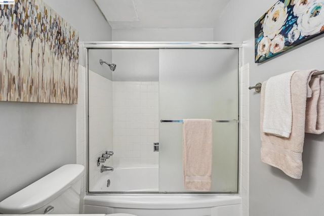 811 York St 136, Oakland, CA 94610