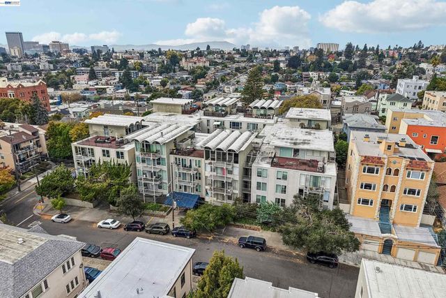 811 York St 136, Oakland, CA 94610