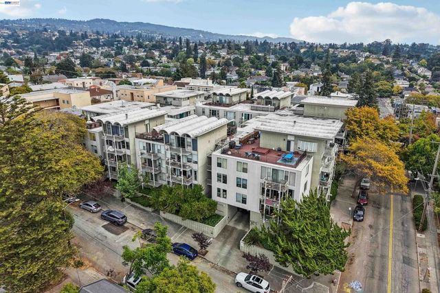 811 York St 136, Oakland, CA 94610