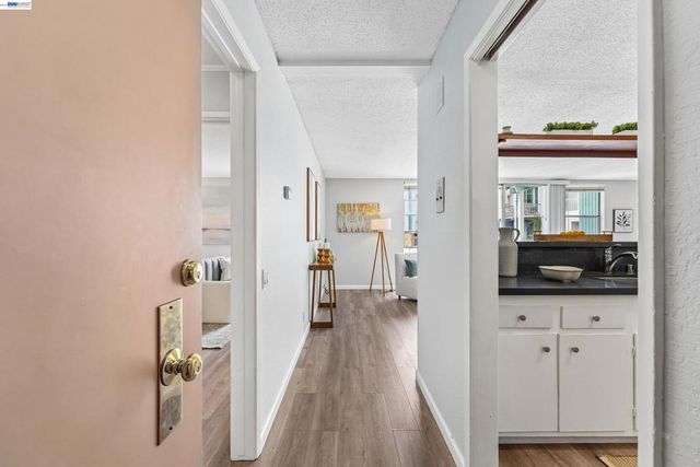 811 York St 136, Oakland, CA 94610