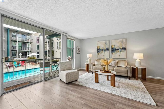 811 York St 136, Oakland, CA 94610