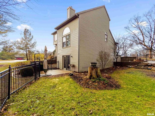 2810 W WILLOWLAKE Drive, Peoria, IL 61614