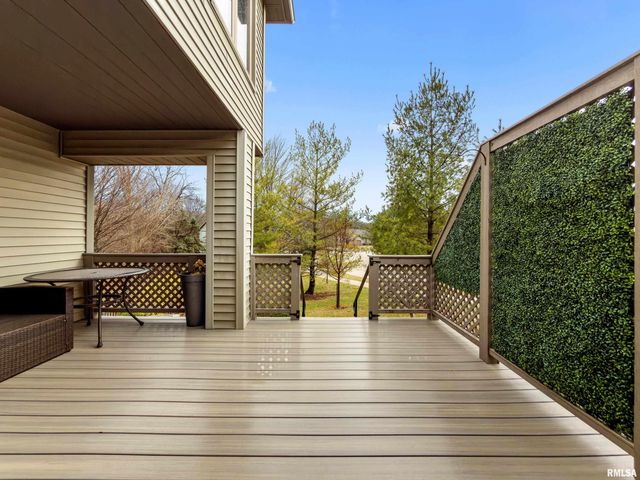 2810 W WILLOWLAKE Drive, Peoria, IL 61614