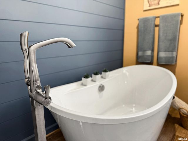 2810 W WILLOWLAKE Drive, Peoria, IL 61614