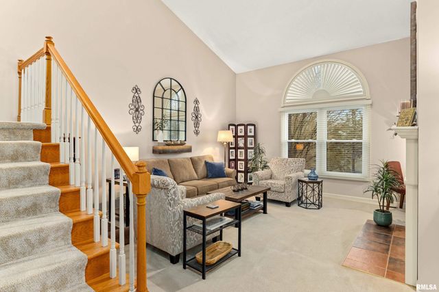 2810 W WILLOWLAKE Drive, Peoria, IL 61614