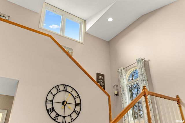 2810 W WILLOWLAKE Drive, Peoria, IL 61614