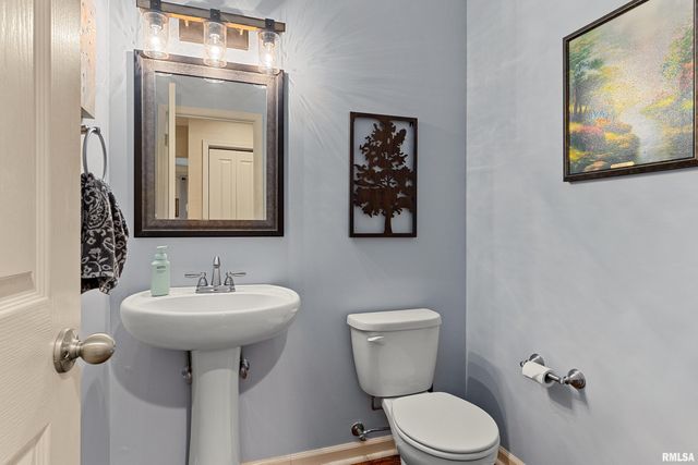 2810 W WILLOWLAKE Drive, Peoria, IL 61614