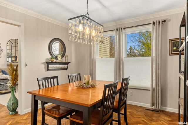 2810 W WILLOWLAKE Drive, Peoria, IL 61614