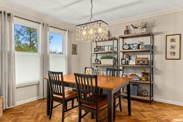 2810 W WILLOWLAKE Drive, Peoria, IL 61614