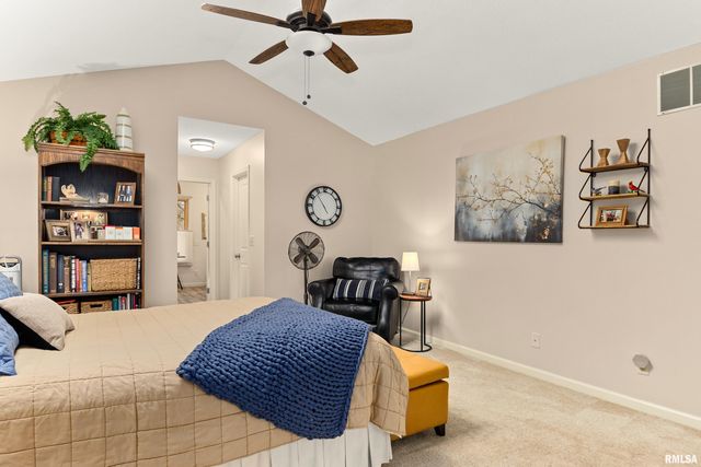 2810 W WILLOWLAKE Drive, Peoria, IL 61614