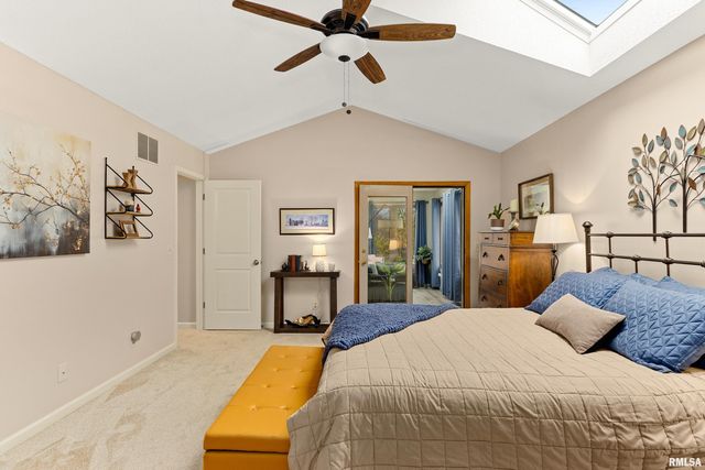 2810 W WILLOWLAKE Drive, Peoria, IL 61614