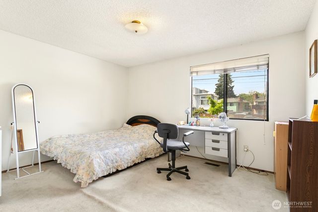 6774 28th Avenue S, Seattle, WA 98108