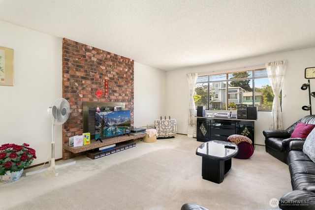 6774 28th Avenue S, Seattle, WA 98108