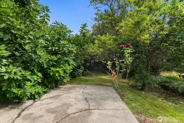 6774 28th Avenue S, Seattle, WA 98108