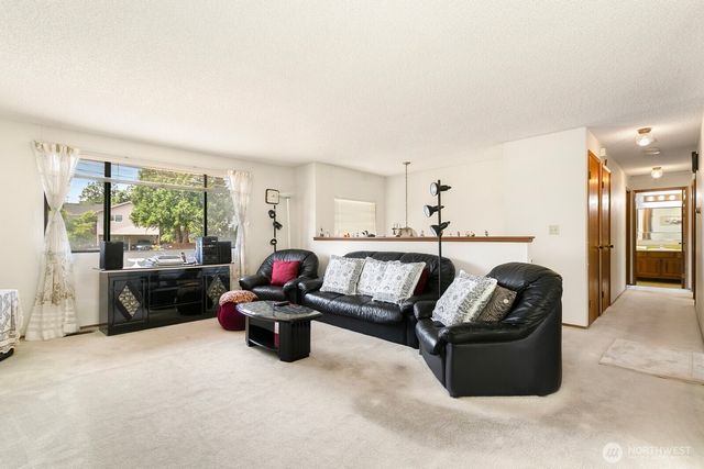 6774 28th Avenue S, Seattle, WA 98108