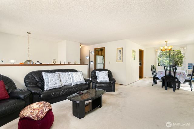 6774 28th Avenue S, Seattle, WA 98108