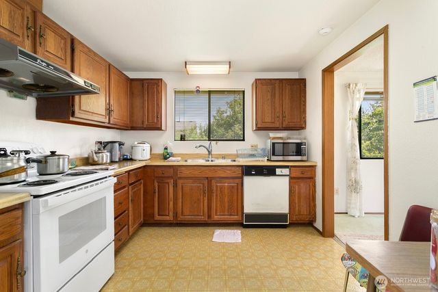6774 28th Avenue S, Seattle, WA 98108