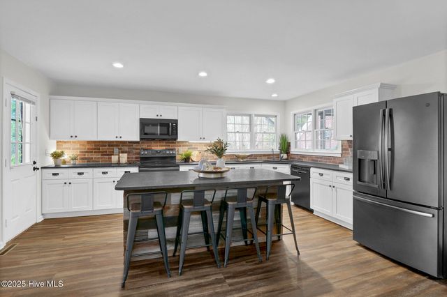 117 Center Drive, Hampstead, NC 28443