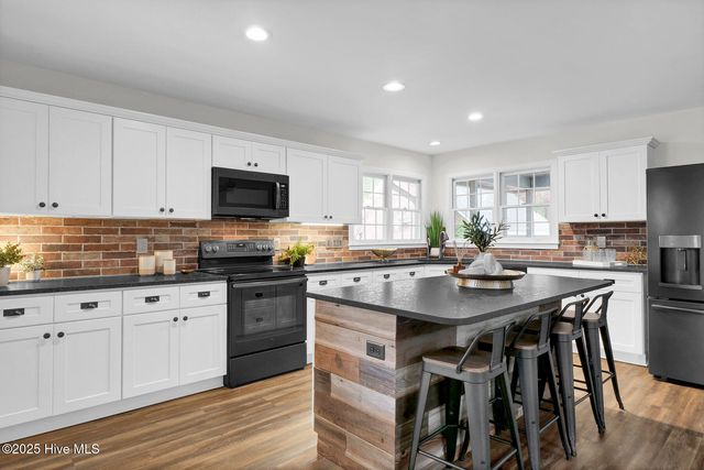 117 Center Drive, Hampstead, NC 28443