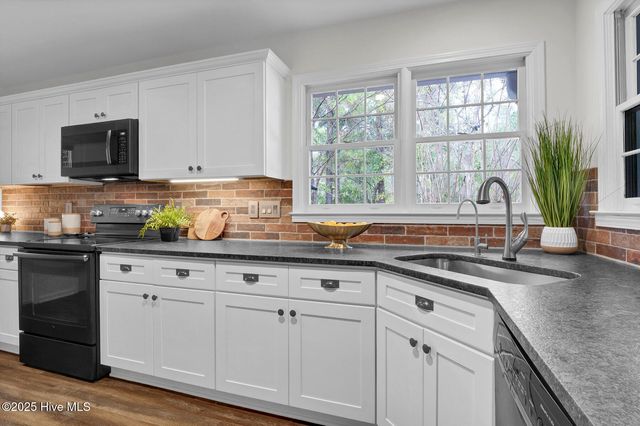 117 Center Drive, Hampstead, NC 28443