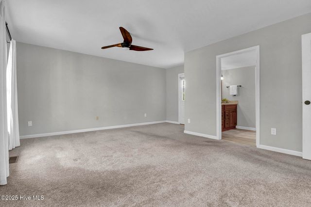 117 Center Drive, Hampstead, NC 28443