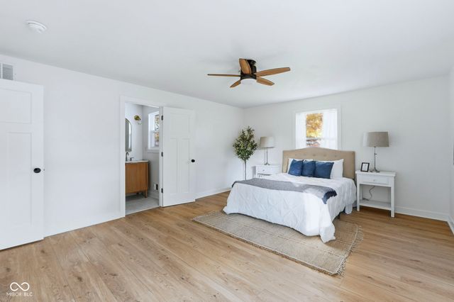 6828 Grosvenor Place, Indianapolis, IN 46220