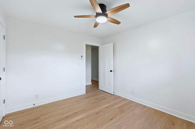 6828 Grosvenor Place, Indianapolis, IN 46220