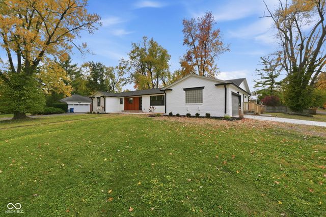 6828 Grosvenor Place, Indianapolis, IN 46220