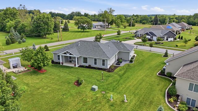 106 E Lake Court, Decatur, IN 46733