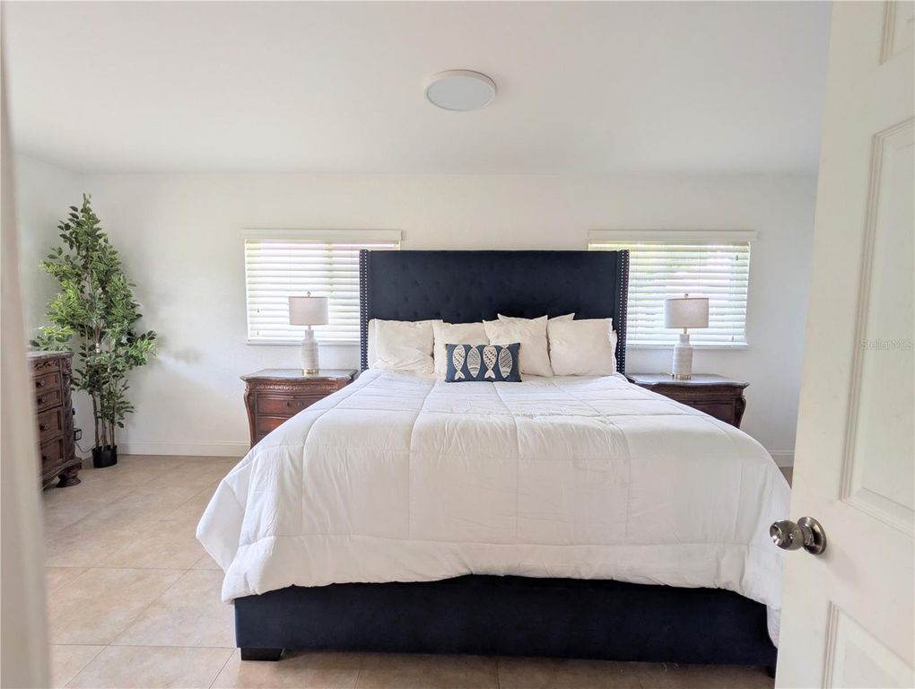 Image 15 of property listing at 1011 N PALM DRIVE, Plant City, FL 33563